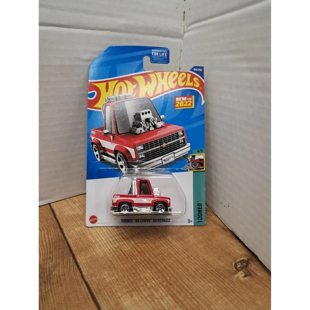 Hot Wheels Tooned '83 Chevy Silverado 1:64 Diecast Pickup Red/White Unopened
